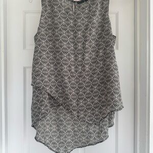 Black and White Geometric Sleeveless Top